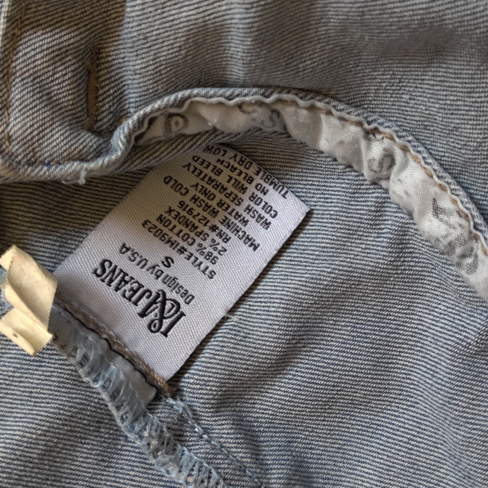 2 for $15! Cropped Denim Vest - Picture 2 of 5